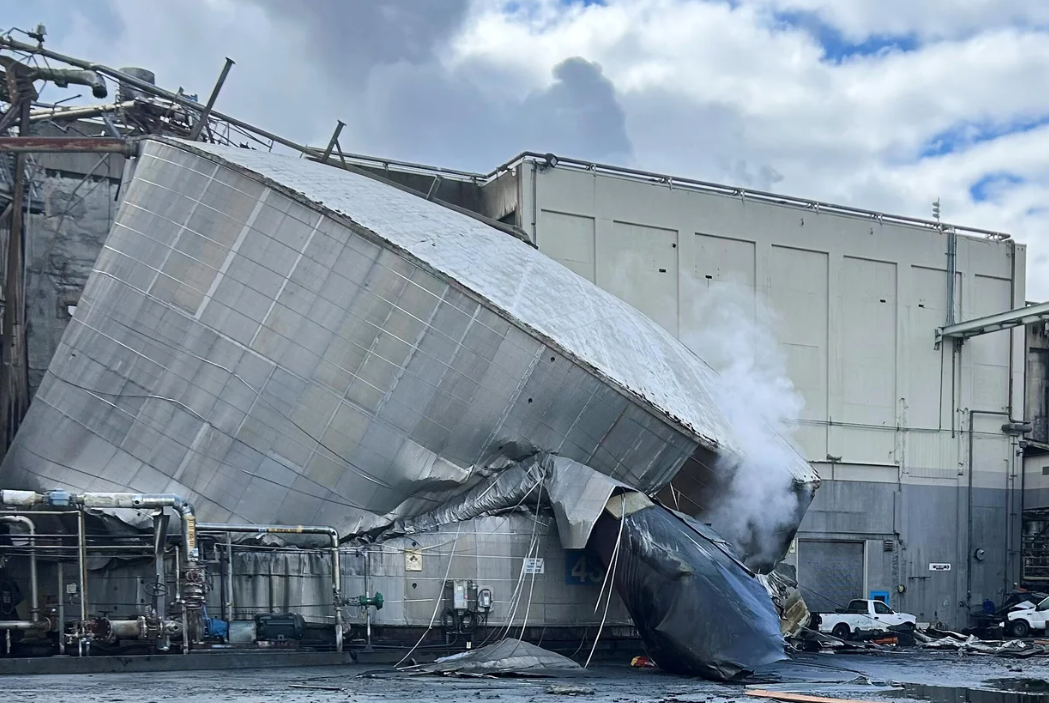 Chemical tank implosion in Washington state kills 1 and leaves 9 missing.